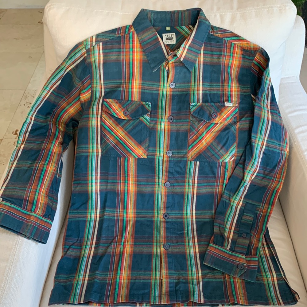 Brand new, 100% Cotton Men’s Button Down Shirt.
